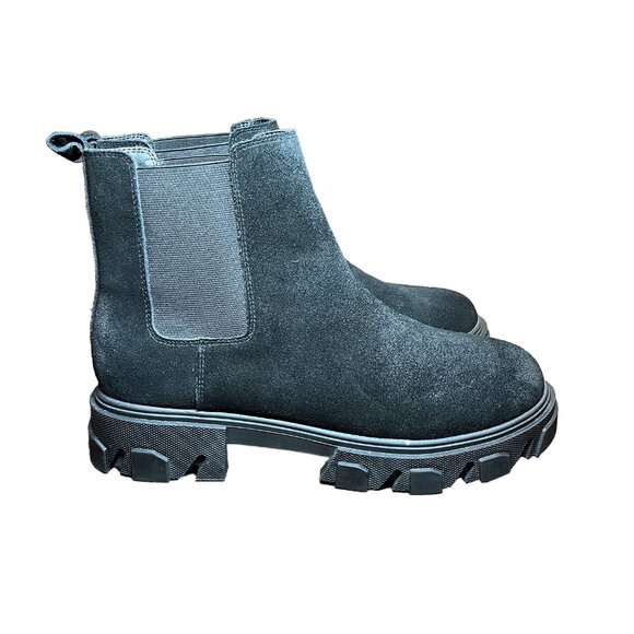 Urban Outfitters Other - Urban Outfitters Lorenzo Chunky Chelsea Boots